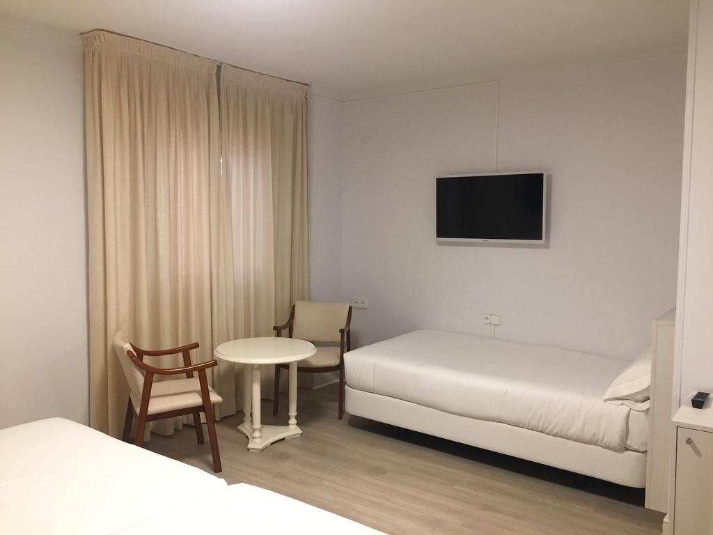 Hostal Vista Alegre Castro Urdiales Exterior foto