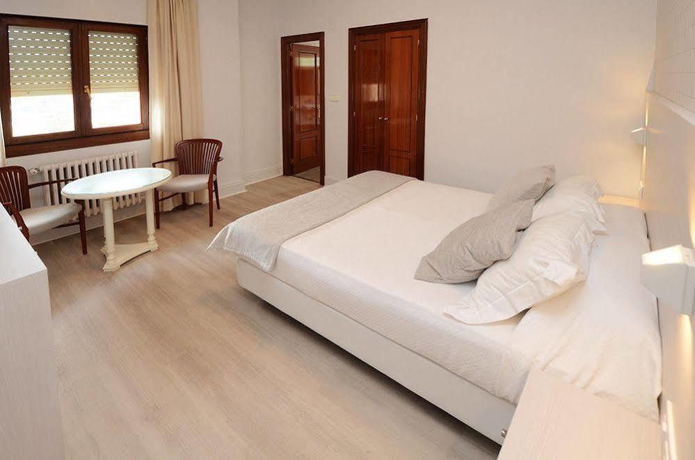 Hostal Vista Alegre Castro Urdiales Exterior foto